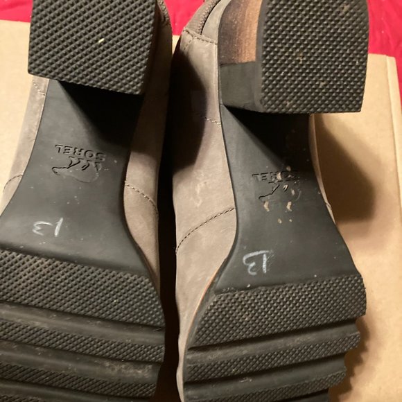 Women’s Sorel Addington Chelsea Boots - Picture 4 of 5